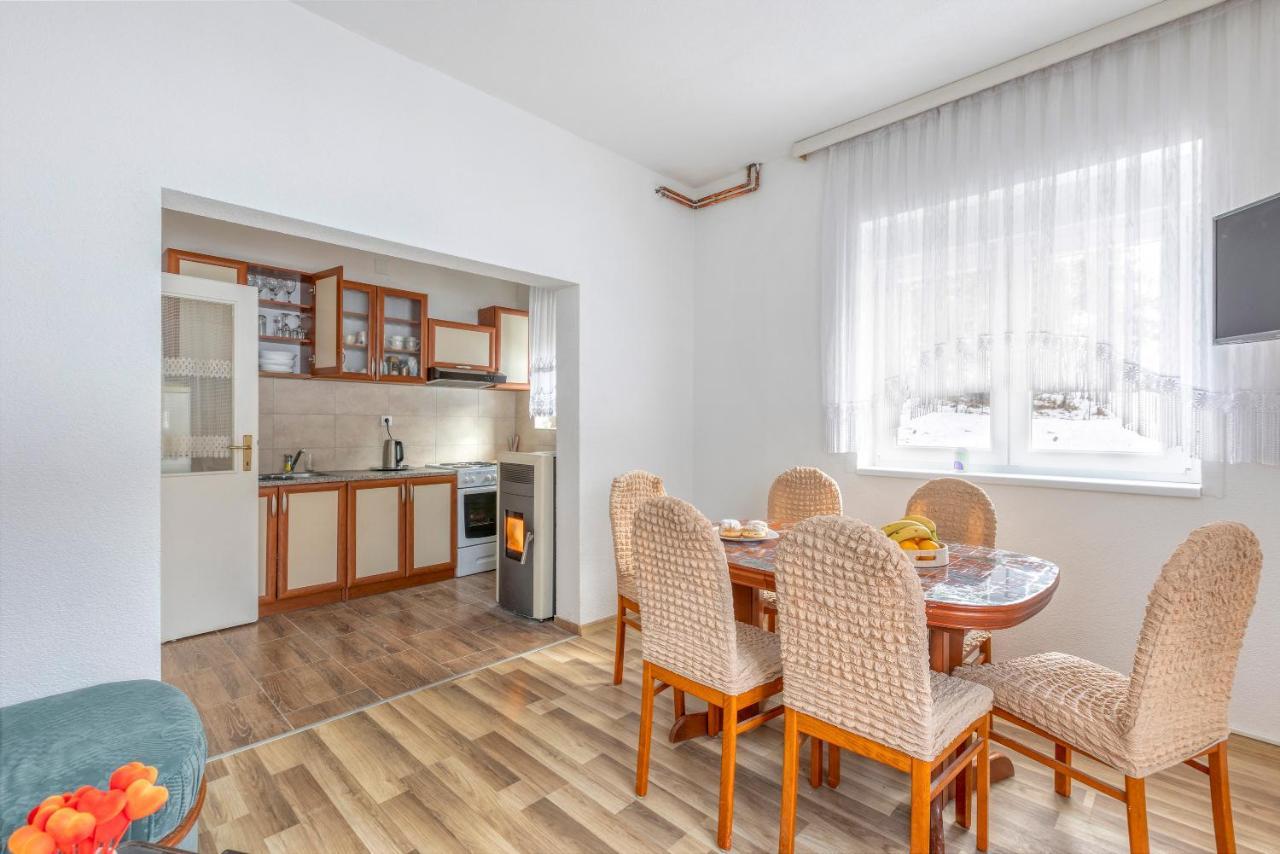 Apartman Vedro Polje Gospić Eksteriør billede