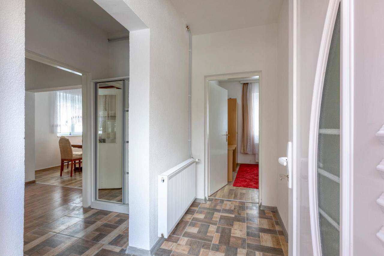 Apartman Vedro Polje Gospić Eksteriør billede